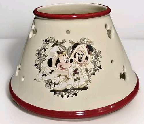Mickey and minnie mouse - minnie,